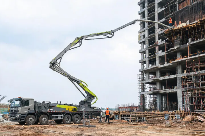 42 m Putzmeister concrete boom pump on high-rise site